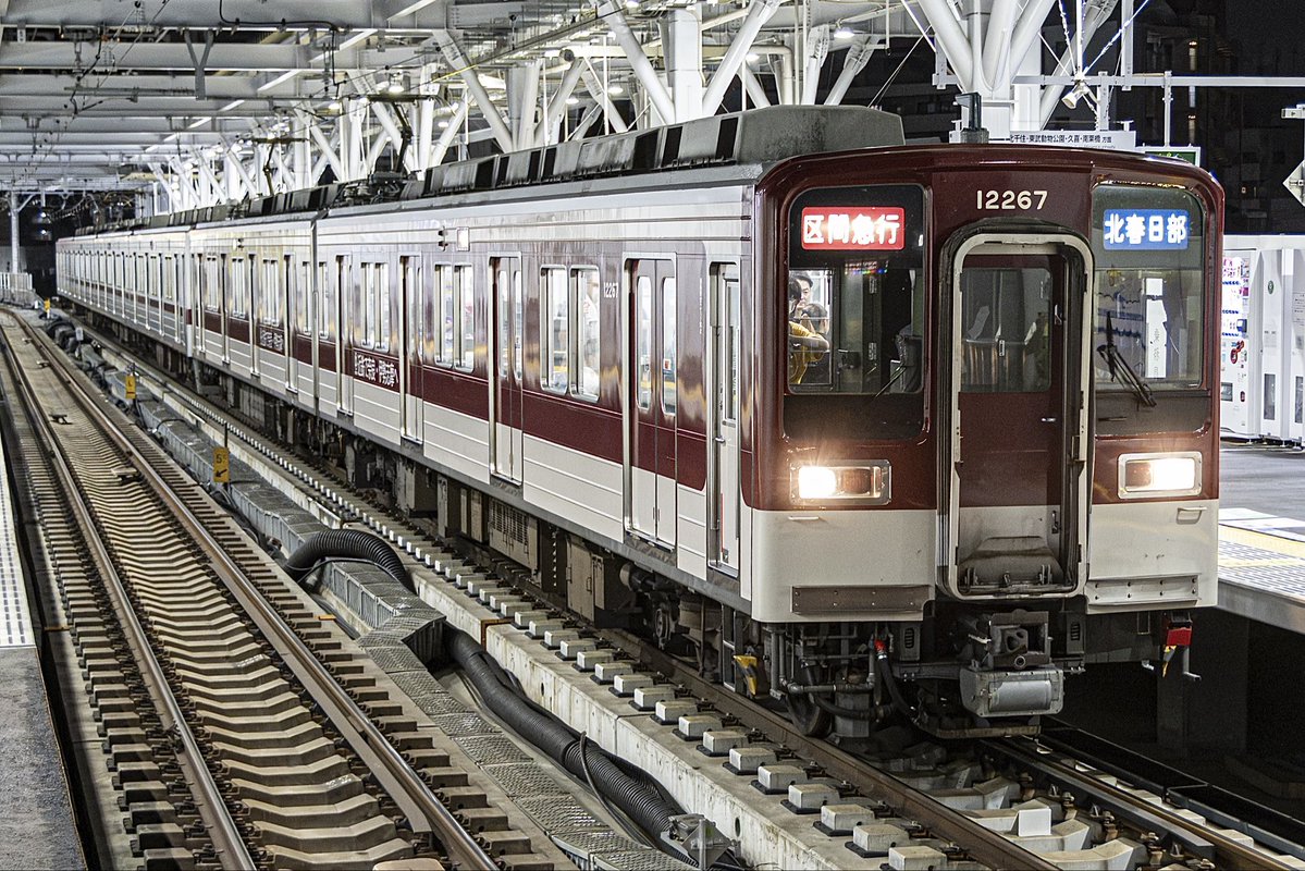 1kawa_train's tweet photo. 2026/7/25(土)
隅田川花火大会開催に伴う臨時列車
臨5885レ 区間急行北春日部
10030型11267編成近鉄標準色風ラッピング https://t.co/scqRNiQfbs