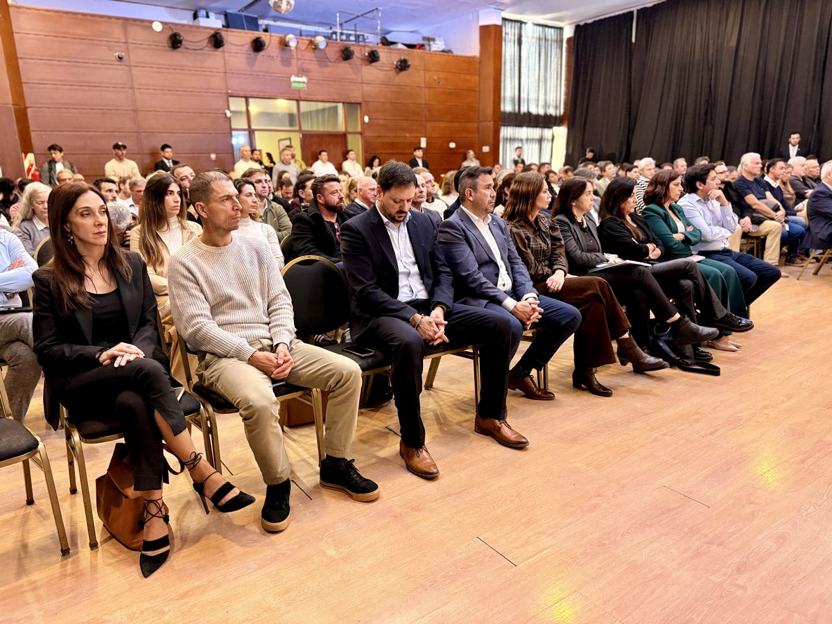 MSoleCarrizo's tweet photo. Hoy participé de una jornada junto a empresarios cordobeses para conocer las nuevas herramientas de financiamiento presentadas por el Banco de Inversión y Comercio Exterior (BICE), destinadas a impulsar el desarrollo productivo de nuestra provincia.

Cuando hay más oportunidades para quienes invierten, producen y generan empleo, hay más oportunidades para Córdoba.