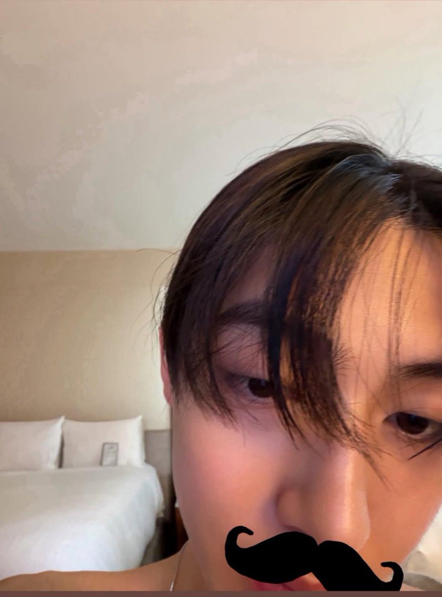 prettyyhyeon's tweet photo. https://t.co/WkrsOxmn41