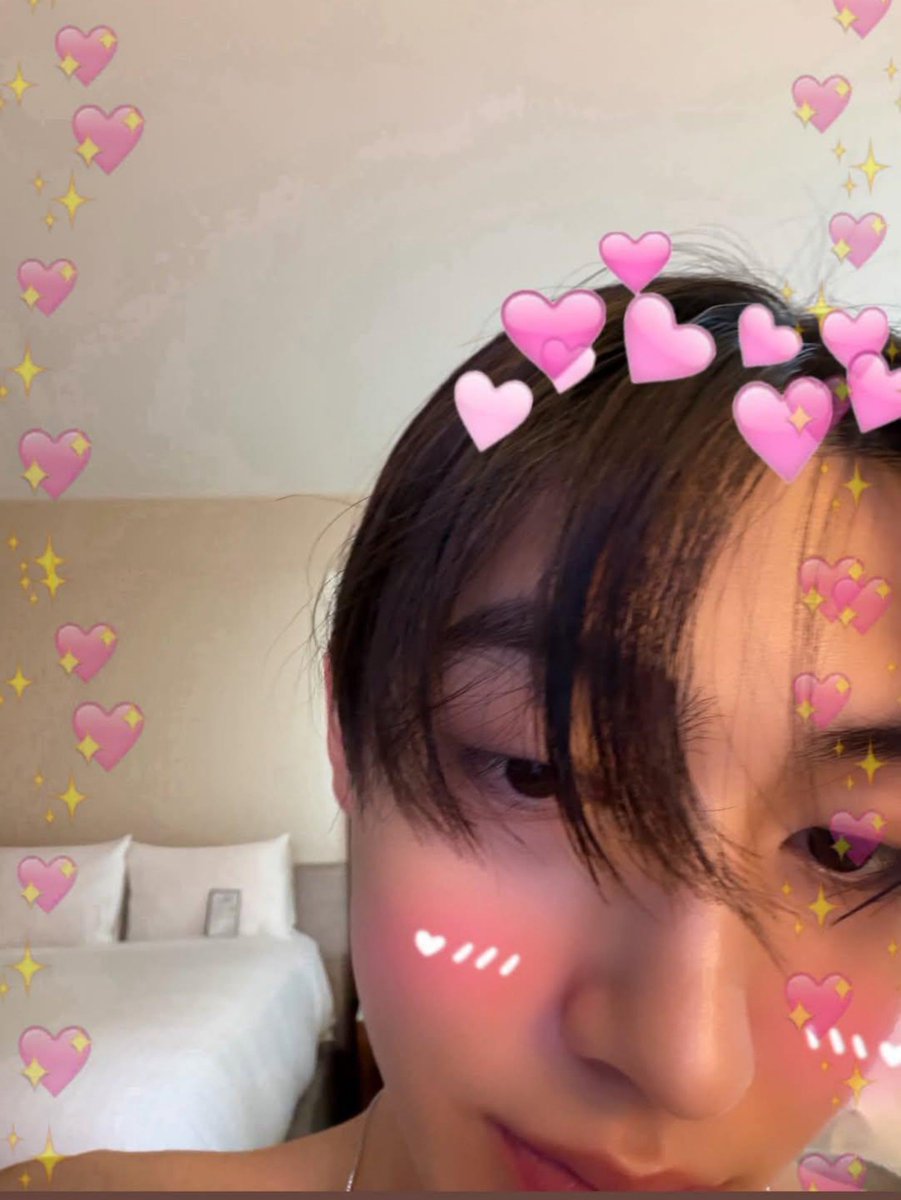 prettyyhyeon's tweet photo. https://t.co/WkrsOxmn41