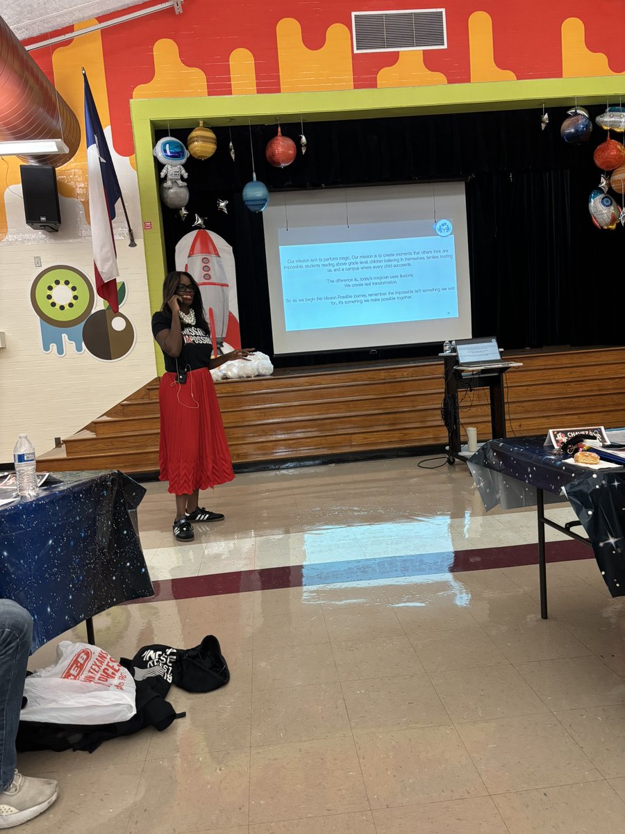 REDSTEM_Magnet's tweet photo. It was Day Two of professional development for the teachers. There was plenty of honing educational skills, understanding expectations, and teamwork opportunities, but there is also a little treat from Danger Magic.
@REDSTEM_Magnet
#TeamRedSTEM
@HoustonISD https://t.co/NcBJeyFXGw