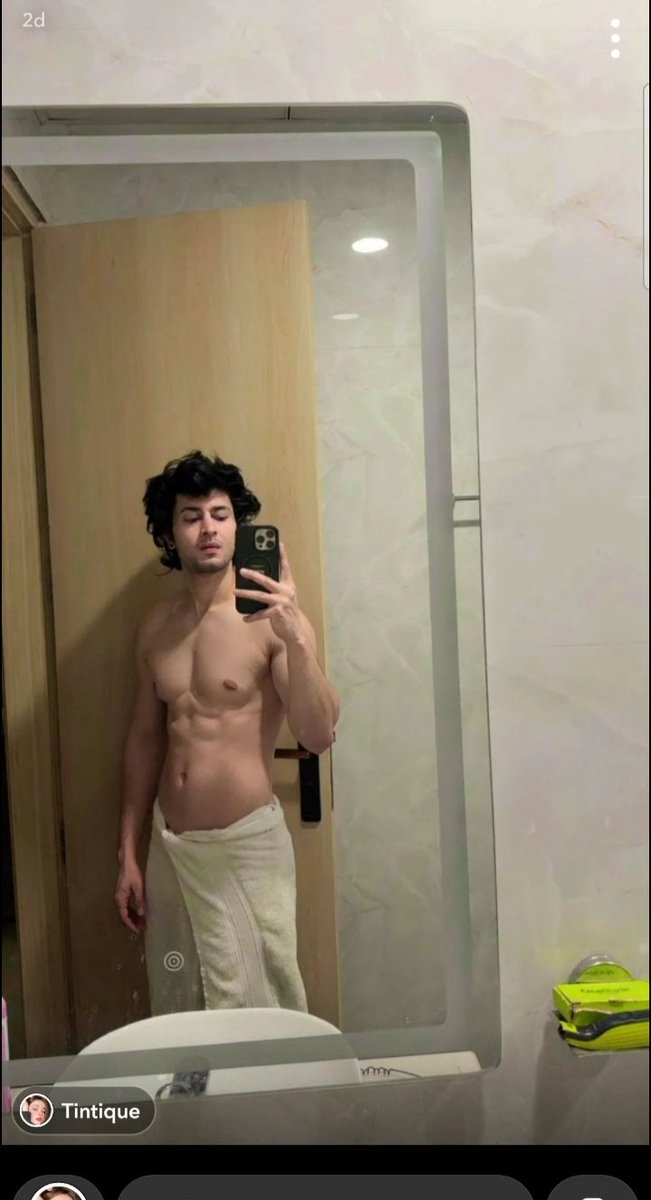 subh751829's tweet photo. So hot 🔥  anyone's  see with face 😍 https://t.co/RVXyj9Vugw