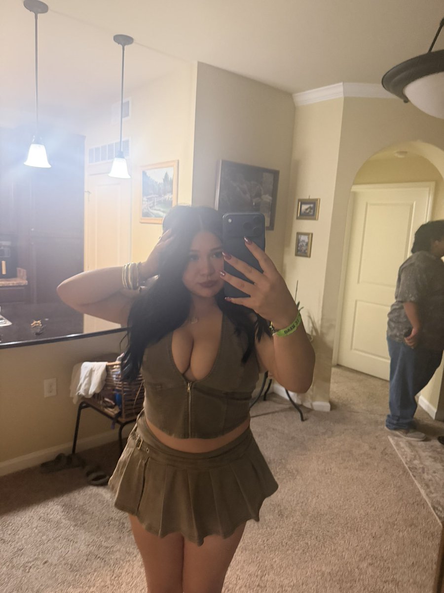 lustedcherrii's tweet photo. hi i went out https://t.co/PDdCSFMtJR