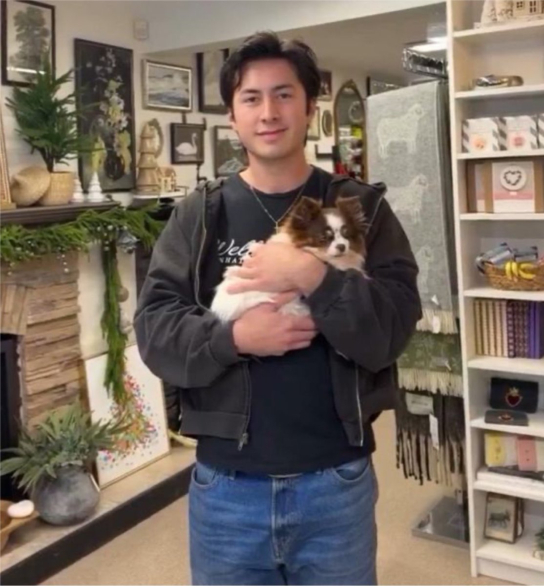 hudiology's tweet photo. hudson and puppies 🥹❤️‍🩹❤️‍🩹 https://t.co/qgBBQyjQUG