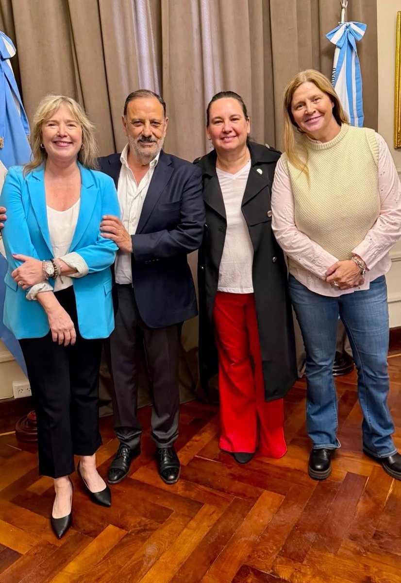 CrisAlvarezRod's tweet photo. Estamos en #LaRioja junto al gobernador @QuintelaRicardo y la diputada @GabyPedrali, en vísperas de la conmemoración por los 50 años del martirio de Monseñor Enrique Angelelli y los Mártires Riojanos.

Venimos en representación de @BAProvincia y de @Kicillofok para acompañar esta fecha tan significativa, que nos invita a recordar el coraje de Angelelli y su compromiso con un pueblo que sufría. Su ejemplo nos inspira a seguir representando a las mayorías populares, hoy también golpeadas por las políticas del gobierno nacional.