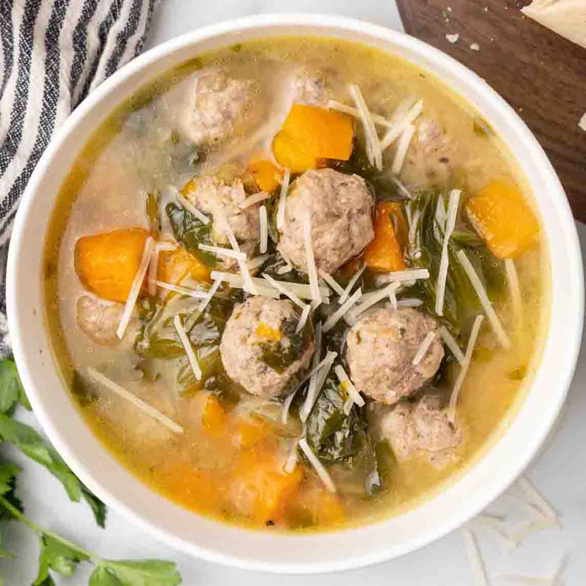 AskChefDennis's tweet photo. There's nothing quite like a bowl of homemade Italian Wedding Soup to make any day better.

Tender meatballs, fresh spinach, and a rich, savory broth come together in one comforting meal that's perfect for family dinners.

👉 https://t.co/yj5geVyUWv

#ItalianWeddingSoup #SoupRecipe #ComfortFood #AskChefDennis