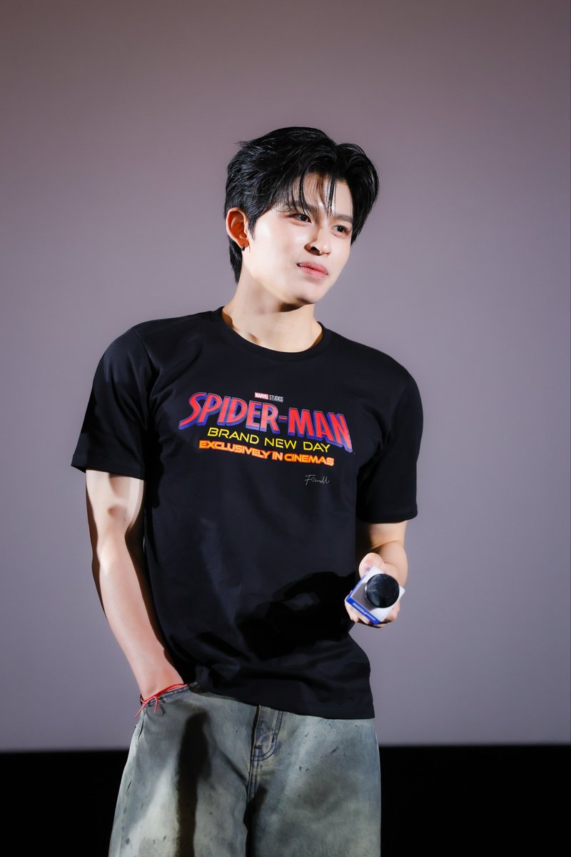 F_FocusU's tweet photo. ชอบนะคะ ผู้ชายชอบล้วงเป๋า 
มันดูไม่รู้จะเอามือไว้ไหนดี😆🤟🏻

PPP FAMILY SPIDER MAN
#SFxPondPhuwinPermpoon
@ppnaravit #ppnaravit https://t.co/Rze3y8vILN