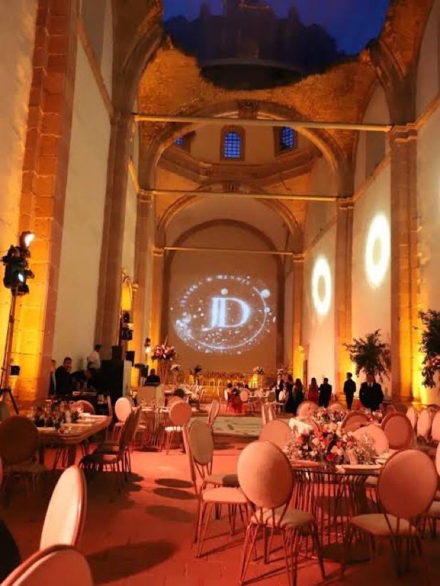 jorgegogdl's tweet photo. En Zacatecas están rentando el templo del ex convento de San Francisco para celebrar bodas. Parece que el @INAHmx no está cuidando el patrimonio cultural del país con tal de sacar dinero… https://t.co/ZHFR2WVW2Y