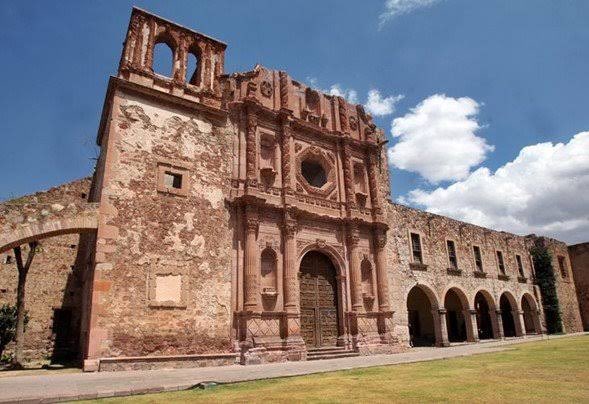 jorgegogdl's tweet photo. En Zacatecas están rentando el templo del ex convento de San Francisco para celebrar bodas. Parece que el @INAHmx no está cuidando el patrimonio cultural del país con tal de sacar dinero… https://t.co/ZHFR2WVW2Y