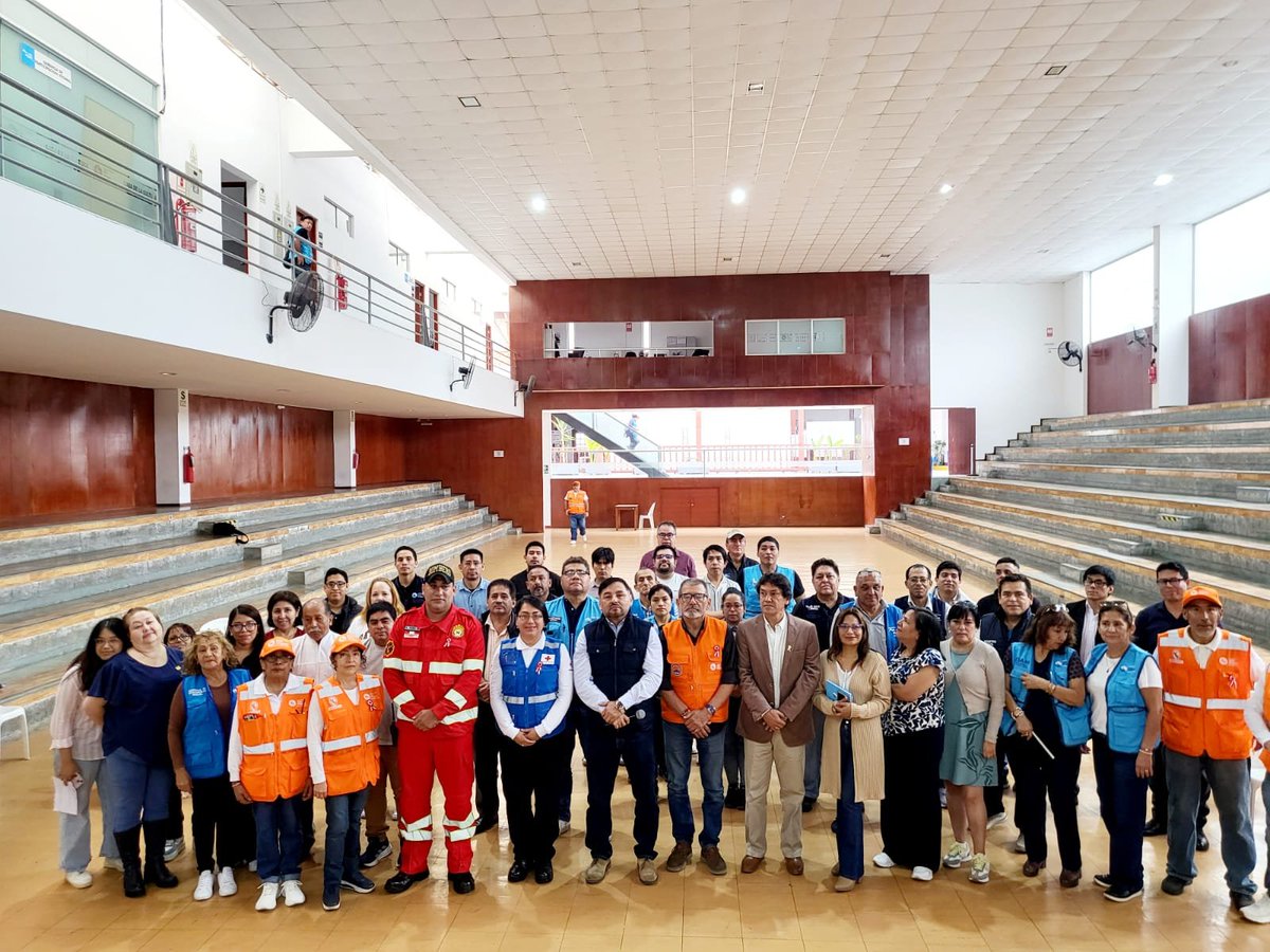 GesRiesDes's tweet photo. Se dió inicio del curso de Primeros Auxilios a 50 servidores municipales para la conformación de la Brigada de Emergencia de la @MuniSanMiguelPE 
Se contó con la presencia de la Cruz Roja Peruana, la Compañía de Bomberos y de la Subgerencia de Gestión de Riesgo de Desastres. https://t.co/AtV1YRLlKN