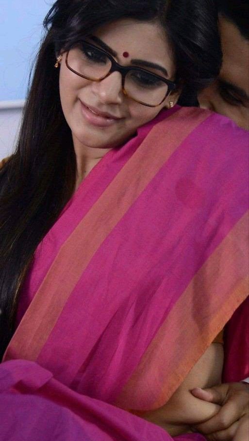 iiimzoro's tweet photo. Married bestie: dei dei clg time la thaan en idupp killikittey iruppa ippovumaa da ippo naa innoruthar wyf da😌

Me: appo kaiya eduthirava?

Bestie: venaam nee en iduppa killuna odaney palaya nyaabagam ellam vanthiruchu apdiye continue pannu 😩 https://t.co/spQkf24vVs