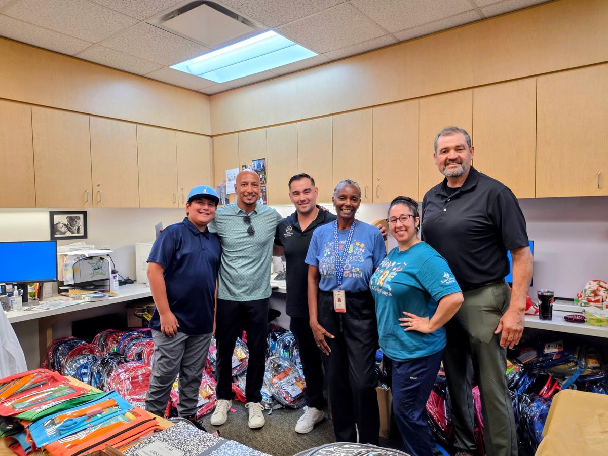 RRRemediation's tweet photo. Giving back to the community 📚 

Alongside the HCA, we have provided school supplies to families in need to prepare for the school year! 

#rapidresponse #HoustonClaimsAssociation #community #remediation https://t.co/oecrNsiD9k