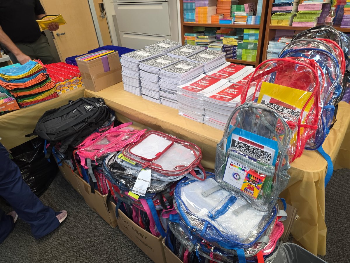 RRRemediation's tweet photo. Giving back to the community 📚 

Alongside the HCA, we have provided school supplies to families in need to prepare for the school year! 

#rapidresponse #HoustonClaimsAssociation #community #remediation https://t.co/oecrNsiD9k