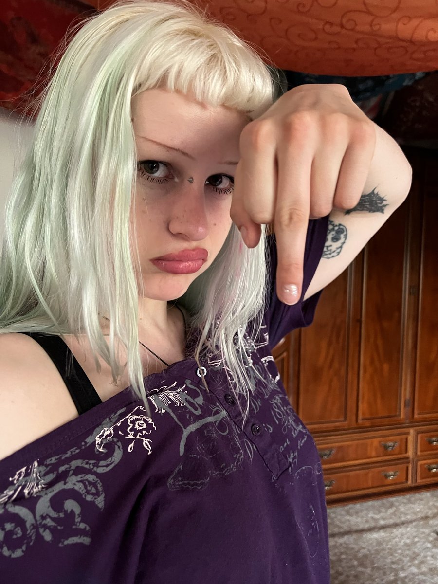 daddySpiky's tweet photo. me to your disrespectful tributeless messages https://t.co/6M1AZK4kah