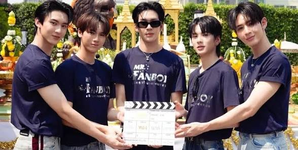 armymoaenge's tweet photo. It's the first of the month and you know what it is <333

#MrFanboyMonth 
#auausave #ryujinpatji #jamessu https://t.co/dFkEb63ZCz