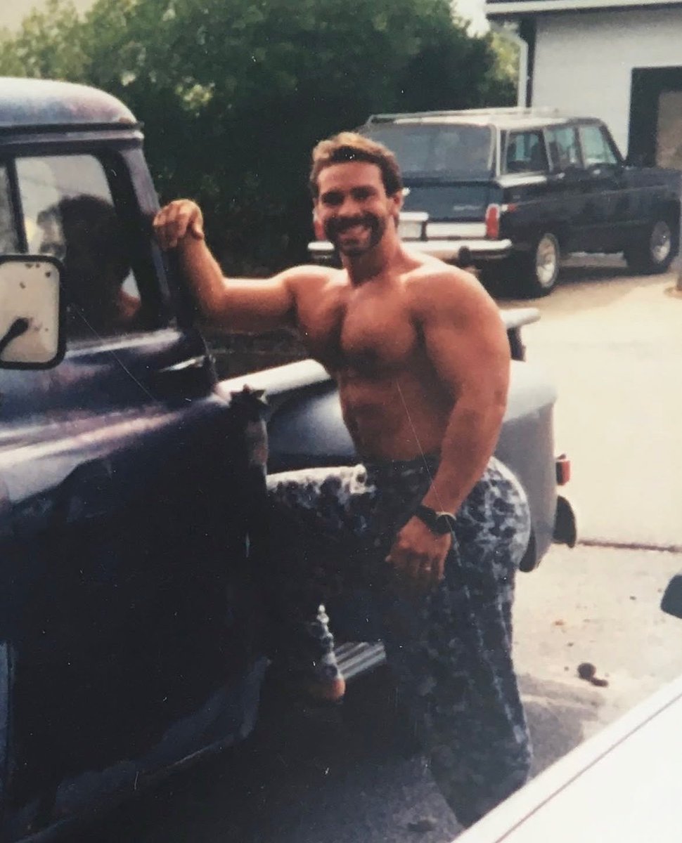 thetopshelfmen's tweet photo. Somebody's daddy was really caked up back in the day https://t.co/e6zdZRRHrW