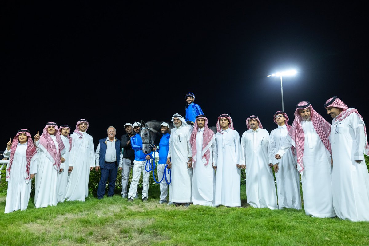 AlsamawyStable's tweet photo. ( رعود ) تحقق  الانتصار بالشوط الـ 7 الحفل (  3  ) بميدان الملك خالد للفروسية 🐎

◻️المالك : الإسطبل السماوي  
◻️المدرب : احمد عبدالواحد 
◻️الخيال : فهد الفريدي
◻️المسافة : 1400م

#الاسطبل_السماوي 
#موسم_سباقات_الطائف https://t.co/K8kVMdVIMg