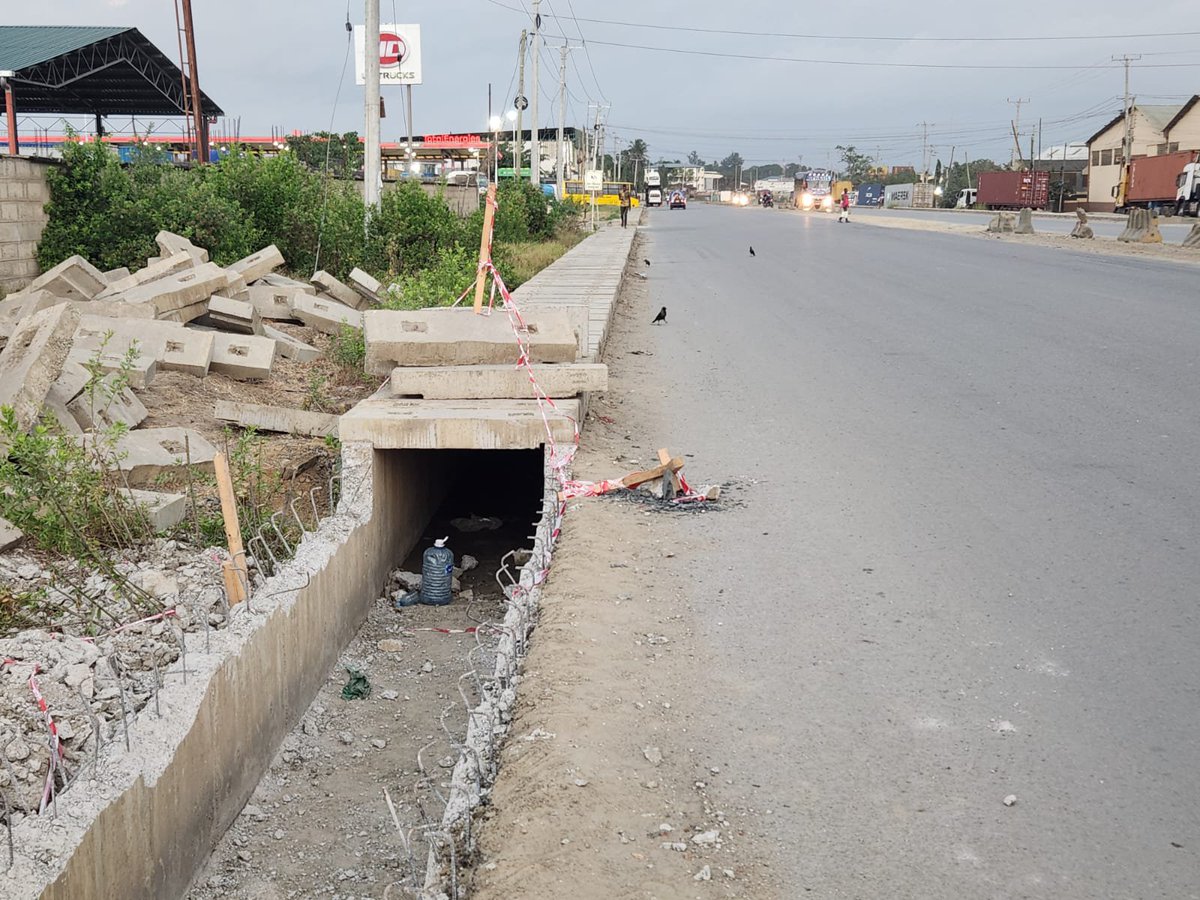 KeNHAKenya's tweet photo. The Kenya National Highways Authority (KeNHA) wishes to thank the judiciary for meting out appropriate judgement for vandals of road infrastructure.
This week the courts dispensed with a case involving one, Fredrick Rakoro, who was arrested earlier in the week by the Axle Load https://t.co/pKSkZ42kcn