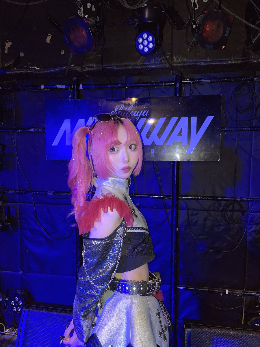 shaholi_rine's tweet photo. 1周年ワンマンありがとう！ https://t.co/evYKdgM95g