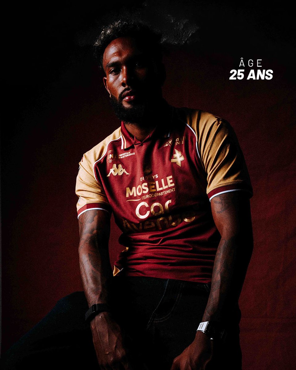 FCMetz's tweet photo. 𝗖𝗿𝗶𝘀𝘁𝗶𝗮𝗻 𝗗𝗲𝘃𝗲𝗻𝗶𝘀𝗵 est Grenat !

Le défenseur central est désormais lié au FC Metz jusqu'en juin 2029 ✊