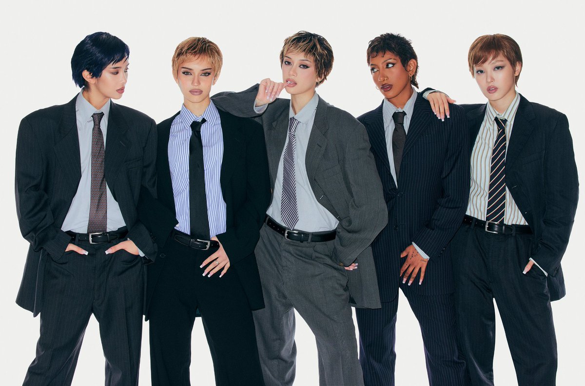 party4megan's tweet photo. agora um boy group full visual https://t.co/WCgYCtbb7k