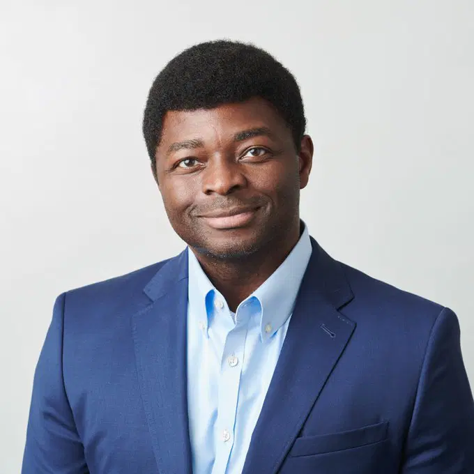 vanguardngrnews's tweet photo. US celebrates Nigerian physician Dr Ikenna Okezie for transforming kidney care

https://t.co/XuQKnImJTU https://t.co/WNqWeNuiuA