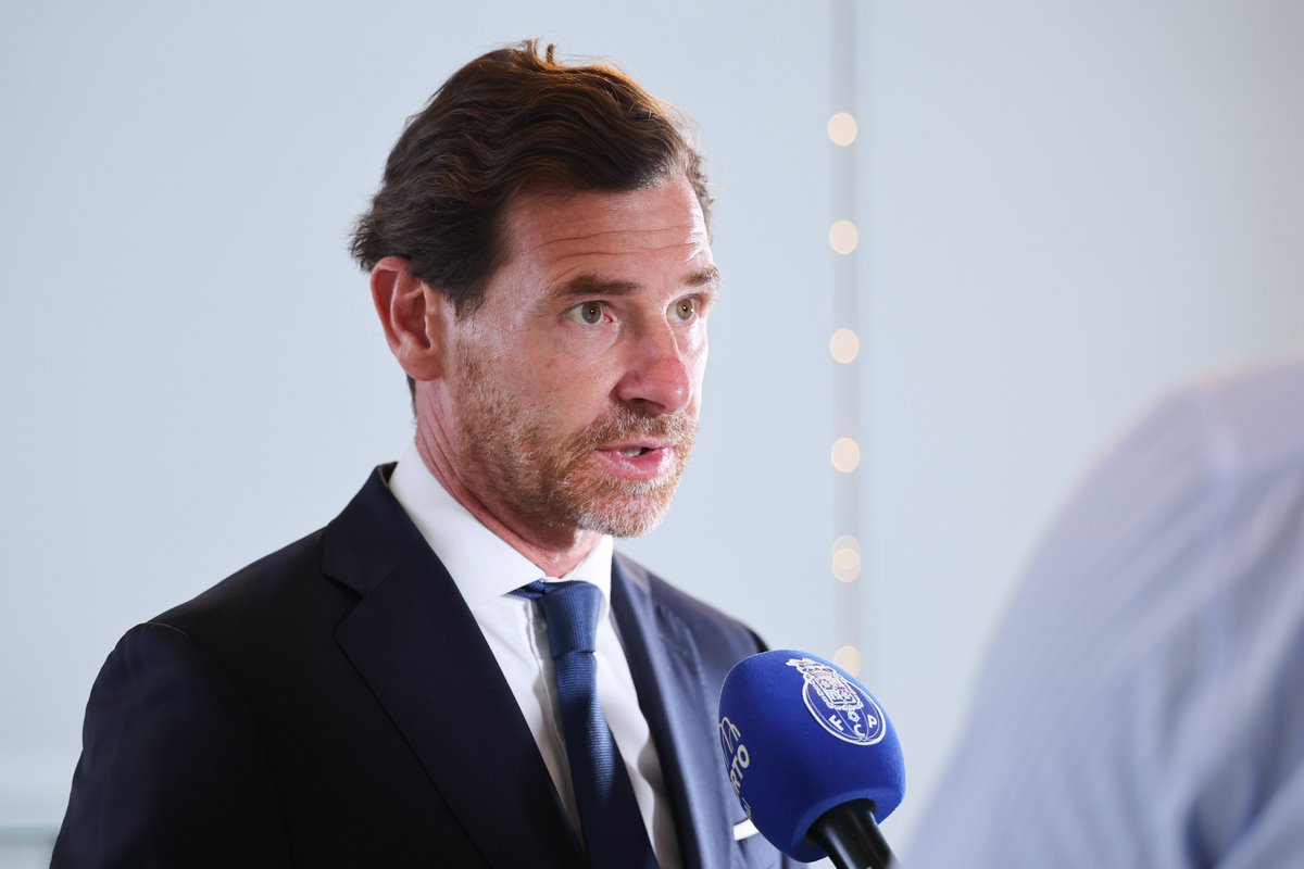 FCPorto's tweet photo. “Vamos a jogo com ambição, carácter e sentido de responsabilidade”

🎙 Mensagem de André Villas-Boas no programa da Supertaça▶ https://t.co/vbxLgvKMJt https://t.co/XsZWtajMtk