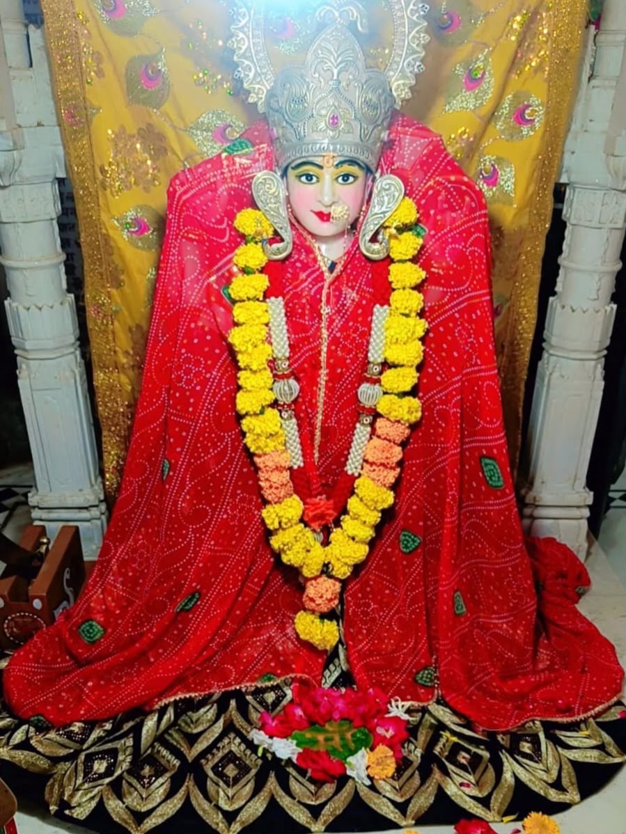 VaradaHanumanji's tweet photo. श्री हनुमानजी मन्दिर, वराड़ा
॥#जय_श्री_राम॥
🙏 श्रींगार दर्शन 🙏
शुक्रवार, 31 जुलाई 2026
मारवाड़ी मो. सं. २०८३
श्रावण कृष्ण पक्ष, २ (द्वितीया)
Friday, 31 Jul 2026
Shree Hanumanji Mandir, Varada
#WaradaHanumanji #Hanumanji #Varada #Hanuman #JayShreeRam #हनुमान #सिरोही #Warada https://t.co/MTR0J31sny