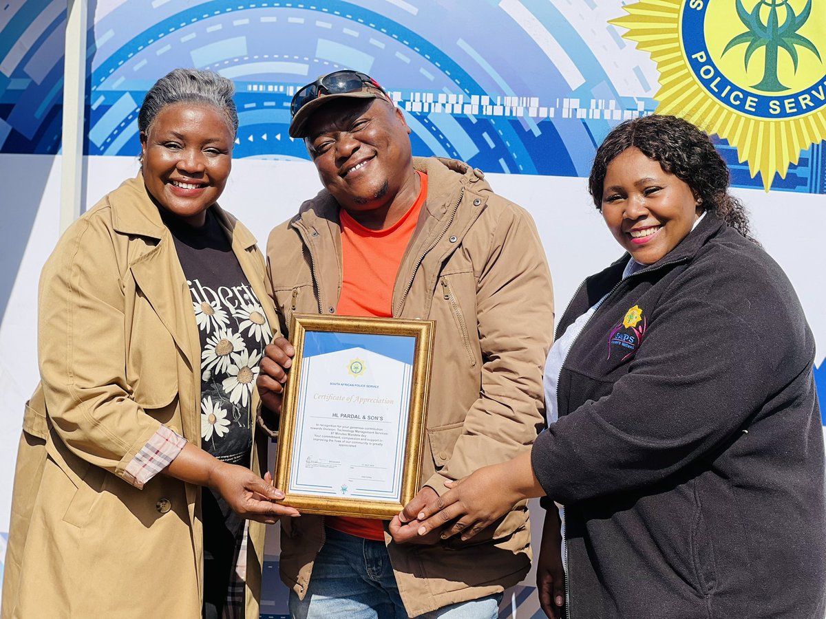 SAPoliceService's tweet photo. #sapsGP [SAPS TMS WOMEN’S NETWORK AND MEN FOR CHANGE HAND OVER A NEW HOME TO THE MAJOLA FAMILY]

What started with AC Tseleng Marutla identifying the Majola family, led to a greater purpose and a life changing initiative led by the #SAPS TMS team.

Both Brigadier Mosoeu and Brigadier Seabi expressed their appreciation to the major sponsors, NEC XON and HL Pardal & Sons, traditional leaders Chief Kekana and the Majola family. The Brigadiers thanked the sponsors for their patience and continued support throughout the two year journey, despite the challenges encountered along the way.

Certificates of appreciation and gifts were presented to acknowledge everyone who contributed towards making the project a success.

The event concluded with the Majola family expressing their love and gratitude, saying they could not thank the TMS team enough for changing their lives.

#SAPSCares #MandelaMonth #WomensNetwork #MenForChange #CommunityPolicing #Partnershippolicing SG
https://t.co/63WyTXaff3