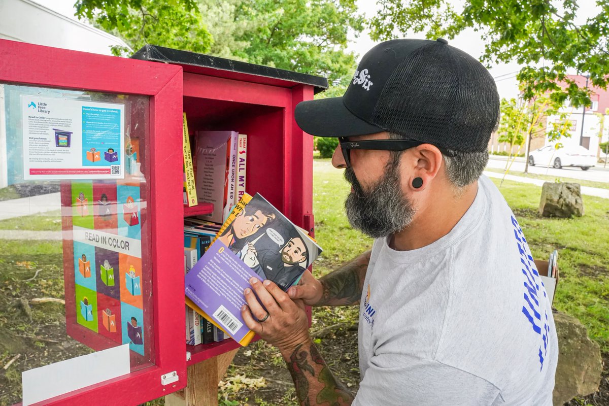 AqNiagara's tweet photo. Have you visited the Little Free Library on the east side of our building (near Whirlpool St.)? It was recently restocked with a fresh, diverse selection of books by @UnitedWay_GN. Come by and find a great new read! https://t.co/HpE72A5Q0j