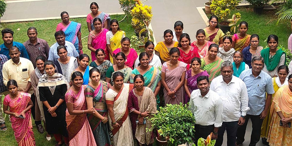 SalMissions's tweet photo. A #SalesianEducation provides students with skills, tools &amp; most importantly hope for a #BrighterFuture. Building on that core concept, the Province of Tiruchy, India recently welcomed 50 new teachers who will carry on the #SalesianValues of #DonBosco’s Preventive System. 🏫👩‍🏫📚 https://t.co/wjBH8WeXu3