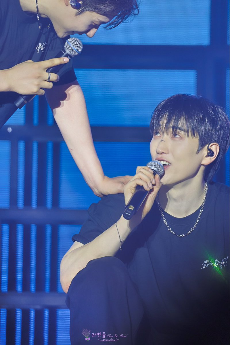 loveanddeul's tweet photo. 𝐁𝟏𝐀𝟒 𝟏𝟓𝐓𝐇 𝐀𝐍𝐍𝐈𝐕𝐄𝐑𝐒𝐀𝐑𝐘 𝐂𝐎𝐍𝐂𝐄𝐑𝐓 [𝘿-𝙙𝙖𝙮] 
Day.1

#B1A4_Dday 
#B1A4 #신우 #산들 #공찬 https://t.co/iSkTshrYHt