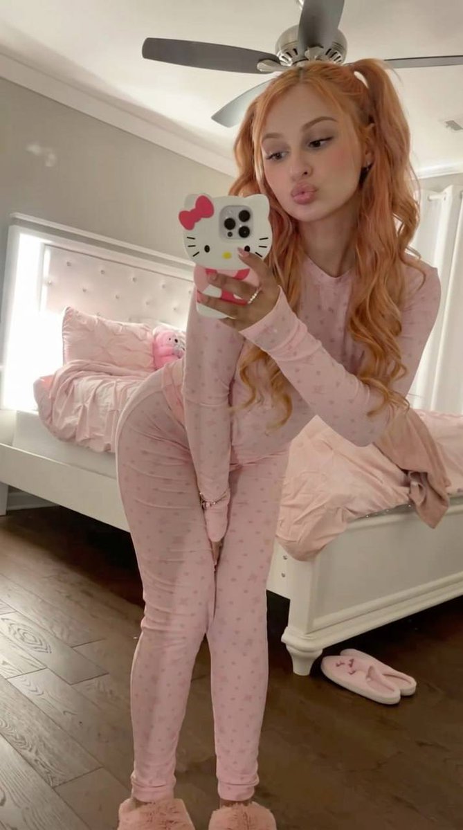 Lily🌹 tweet media