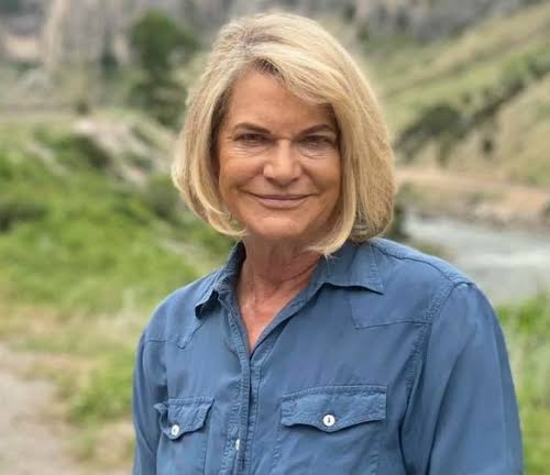TheCryptoSquire's tweet photo. 🚨 LUMMIS FIRES BACK 🚨

Senator Cynthia Lummis says the fight over crypto regulation is no longer just about policy.

According to her, some lawmakers are putting politics ahead of innovation, jobs, and America’s leadership in digital assets.

The battle over the CLARITY Act just got even more political. 🇺🇸