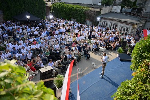 SamantaNowinska's tweet photo. Trwa wydarzenie Polska. Rozwój. Przyszłość. Rozwój + Wy 🇵🇱
@RozwojPlus 

Inspirujące debaty, wartościowe rozmowy i dobra atmosfera. Rozmawiamy o Polsce, jej rozwoju i ambitnych planach na przyszłość. 🤝
#rozwojplus https://t.co/WNhQxrUGXA