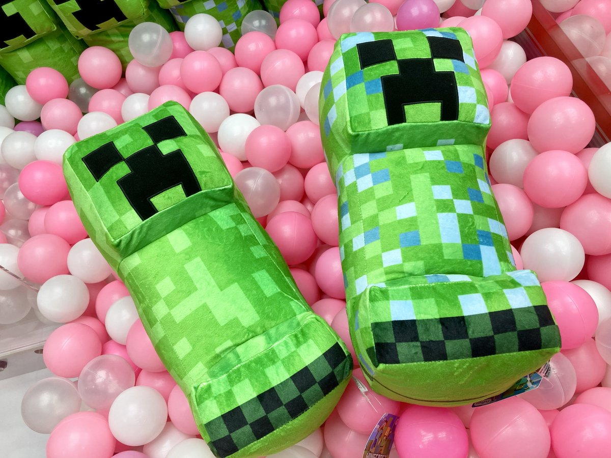 GiGO_Nikko's tweet photo. 【景品情報】 
マインクラフト
デフォルメマスコット
ウーパールーパーぬいぐるみリュックブルー
エンダーマンＢＩＧぬいぐるみ
クリーパー超ＢＩＧぬいぐるみ
入荷いたしました🎉

興味のある方は是非プレイしてみてください✨

皆様のご来店お待ちしております✨

#マインクラフト https://t.co/CBBqSiJbKs
