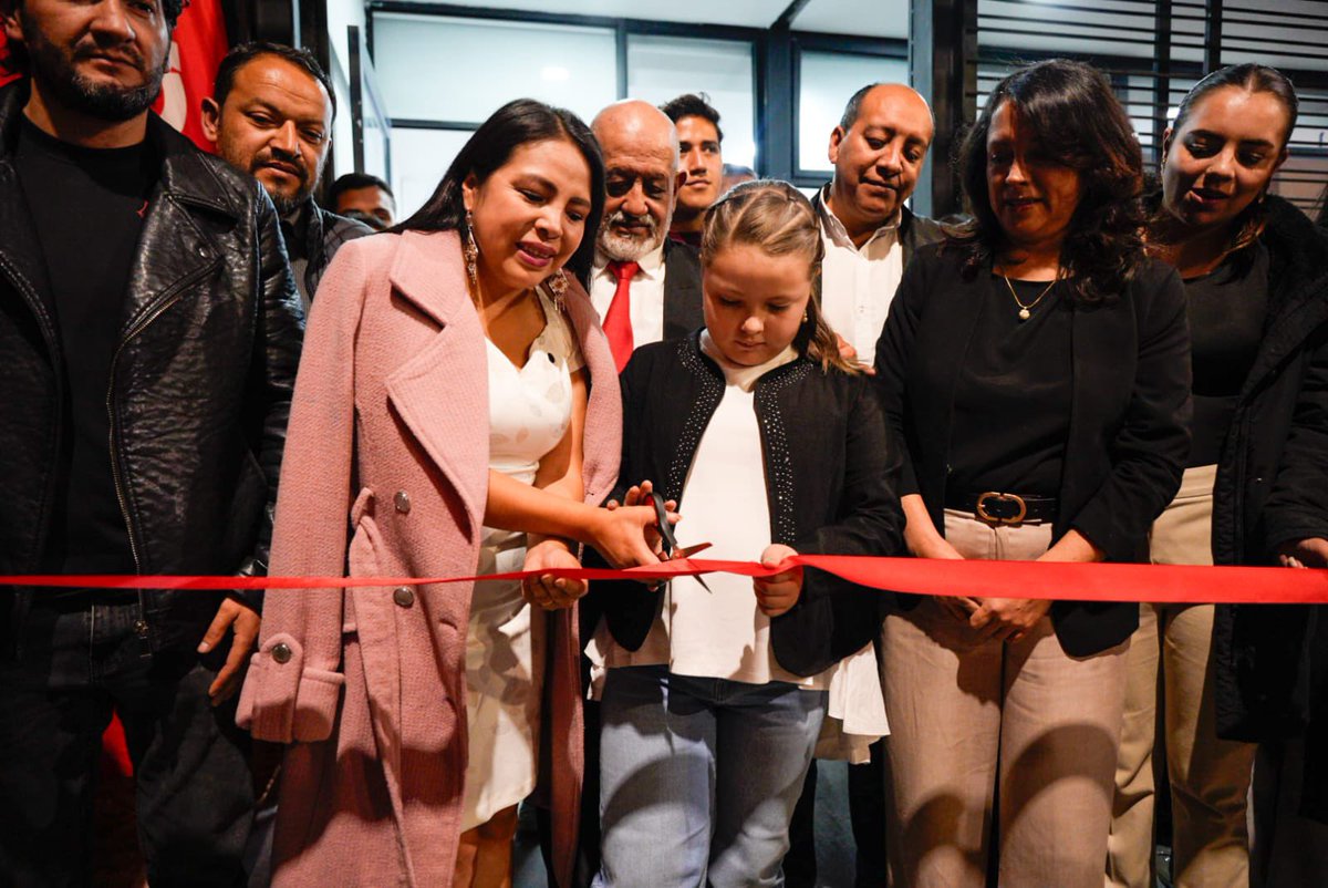 PlanificacionCu's tweet photo. 🏡 Inauguramos el Centro de Integración Comunitaria de Quinta Bolívar, un nuevo espacio para fortalecer la participación ciudadana, la convivencia y el desarrollo comunitario.

Una obra que beneficiará a 5.679 habitantes y reafirma nuestro compromiso la ciudad. https://t.co/6kYNoSGaLj