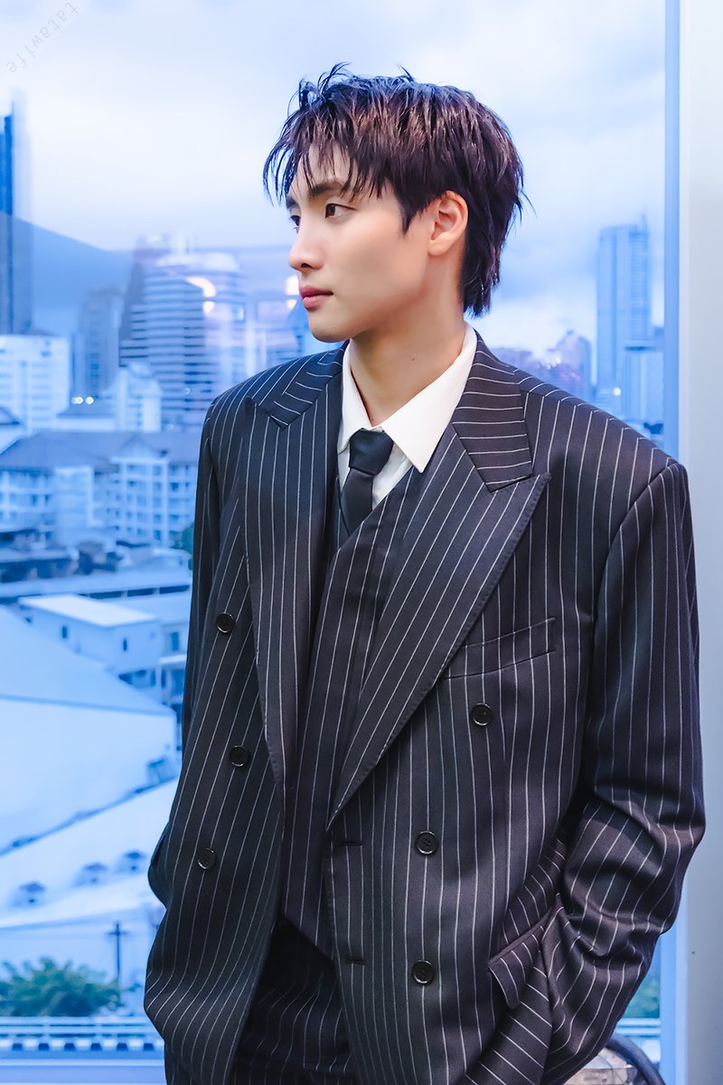 YouM34NLove's tweet photo. หล่อ ๆ อีกกรุบ .. เจอกันงานหน้า ซึ่งก็คือ พรุ่งนี้ ^^
#HKFilmGalaPresentationTH
#MeanPhiravich @m34nismind https://t.co/lhqOXmh566