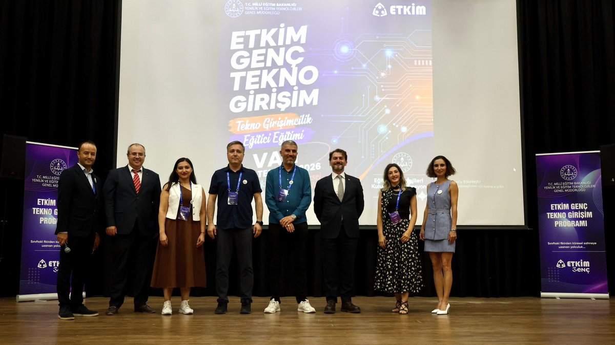 mebyegitek's tweet photo. 🚀 Tekno Girişimcilik Eğitici Eğitimi, ETKİM Genç Tekno Girişim Programı kapsamında Van'da düzenlenen Demo Day etkinliğiyle tamamlandı.

📍 Türkiye'nin 33 ilinden 52 öğretmen, beş gün boyunca girişimcilik, inovasyon, iş modeli geliştirme, mentorluk ve proje geliştirme alanlarında teorik ve uygulamalı eğitimler aldı.

💡 Demo Day'de öğretmenler, eğitim sürecinde geliştirdikleri yenilikçi iş fikirlerini ve girişim projelerini katılımcılarla paylaştı.

Genel Müdürümüz Mustafa Canlı, teknoloji ve girişimcilik odaklı becerilerin geleceğin eğitim anlayışının temel unsurları arasında yer aldığını belirterek, program kapsamında yetişen öğretmenlerin görev yapacakları illerde öğrencilerin girişimcilik ve teknoloji üretme yolculuğuna rehberlik edeceğini ifade etti.

👏 Eğitimin gerçekleşmesine katkı sunan tüm eğitmenlerimize ve programı başarıyla tamamlayan öğretmenlerimize teşekkür ediyor, dereceye giren girişim ekiplerini tebrik ediyoruz.