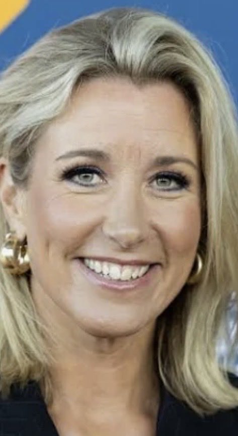 PeterMiltenburg's tweet photo. DAT VERSCHRIKKELIJKE DEUGSMOEL VAN CARRIE TEN NAPEL!
omroepmax https://t.co/b6RteJEb9S