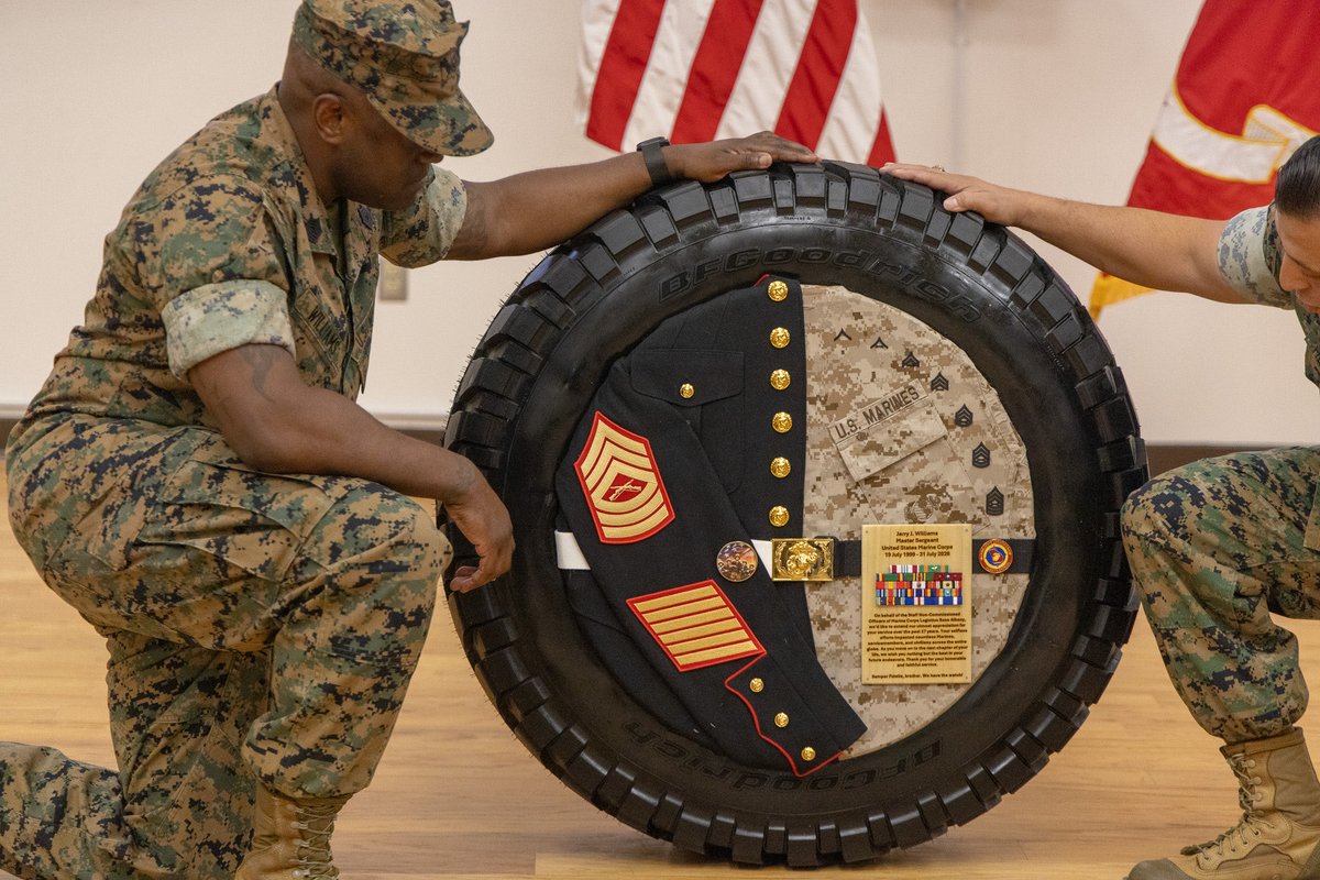 MCLBAlbany's tweet photo. HAPPY RETIREMENT:
MCLB Albany leadership and staff wish fair winds and following seas to Master Sergeant Jerry J. Williams, motor transport chief, Marine Corps Logistics Base Albany.  Williams retired after serving 27 years of faithful service, July 31. 

📸: Kerri Copello https://t.co/d1c7dfpCaK