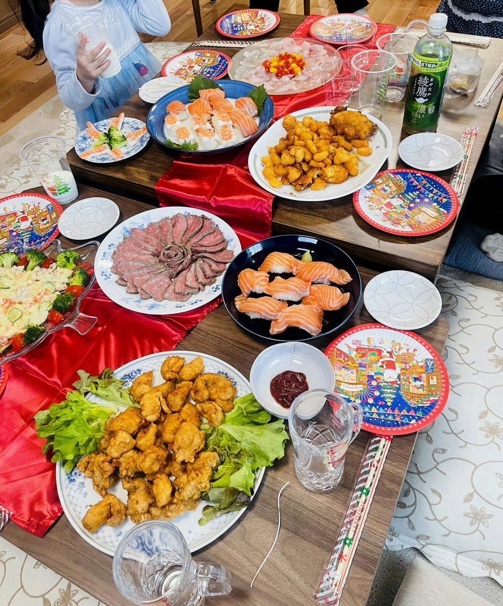 AydizAta's tweet photo. やっぱり日本には、日本人に対する大きな悪意とそれに抗わぬ無神経いっぱいですね。（汗）『ドラゴンボール』に見立てると、レッドリボン軍にピッコロ大魔王やフリーザなどに対して黙って従うようなものと言えばわかりやすいですね。 https://t.co/aCrhj7Uroj