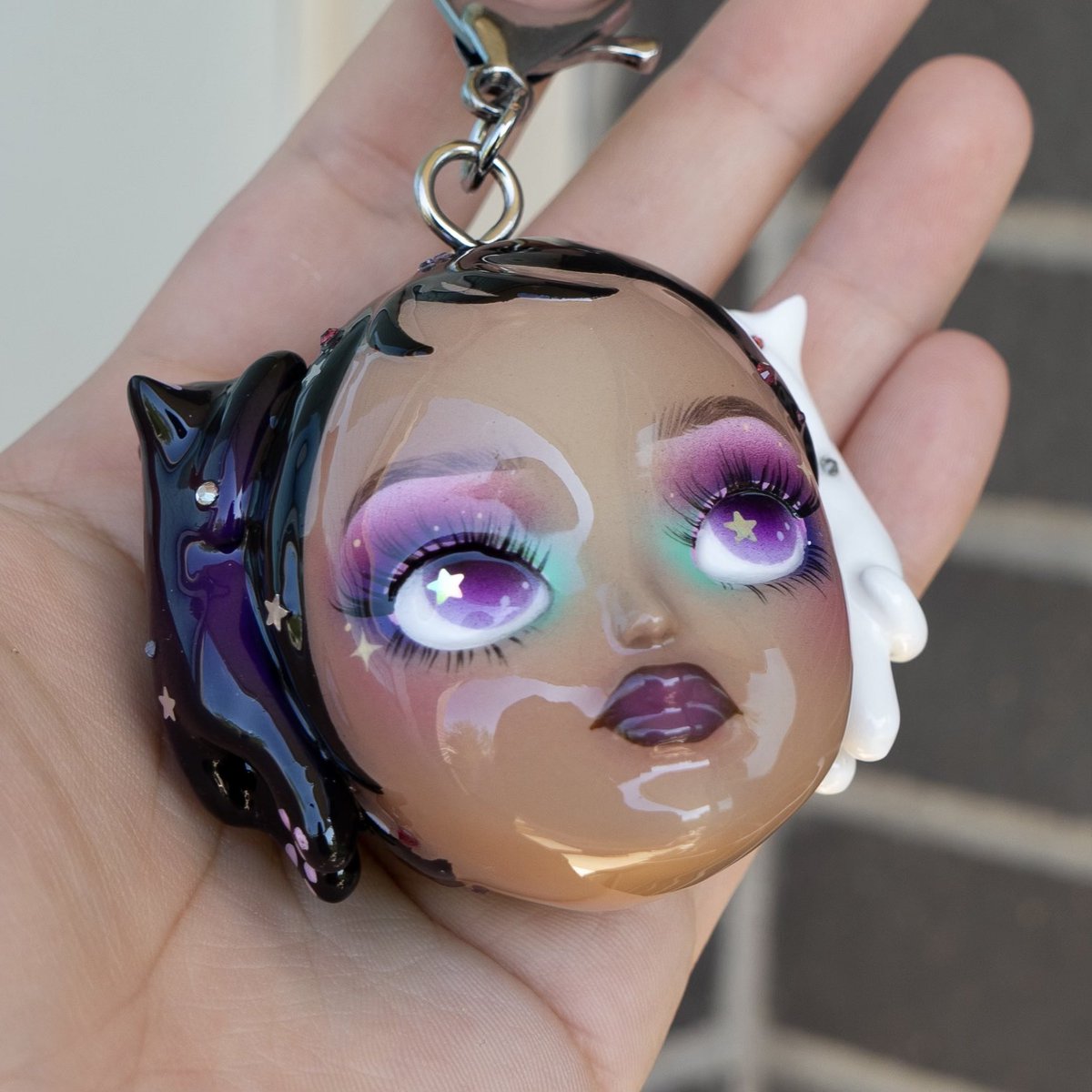 Bitchseida's tweet photo. Two custom orders I recently finished with the cutest eye makeup requests ever 🎀 https://t.co/PfcpabWoVn