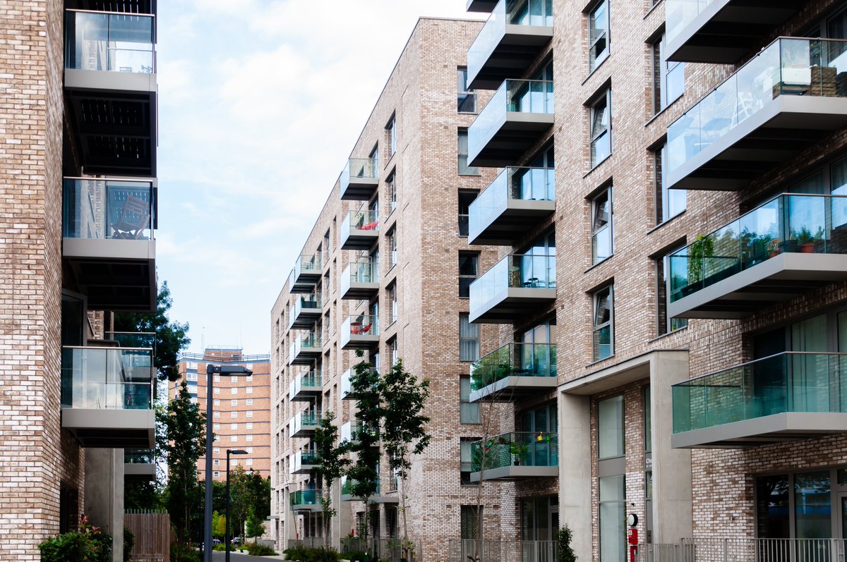 SQX_Alts's tweet photo. Equity Residential and AvalonBay to become Vivmark Residential in $71 billion combination. The merged apartment owner expects to trade as VMRK, though individual community names will stay in place at closing.

Read the full article on SQX Alts!

#alternativeinvestments #alts https://t.co/Ug1GkXD8xa