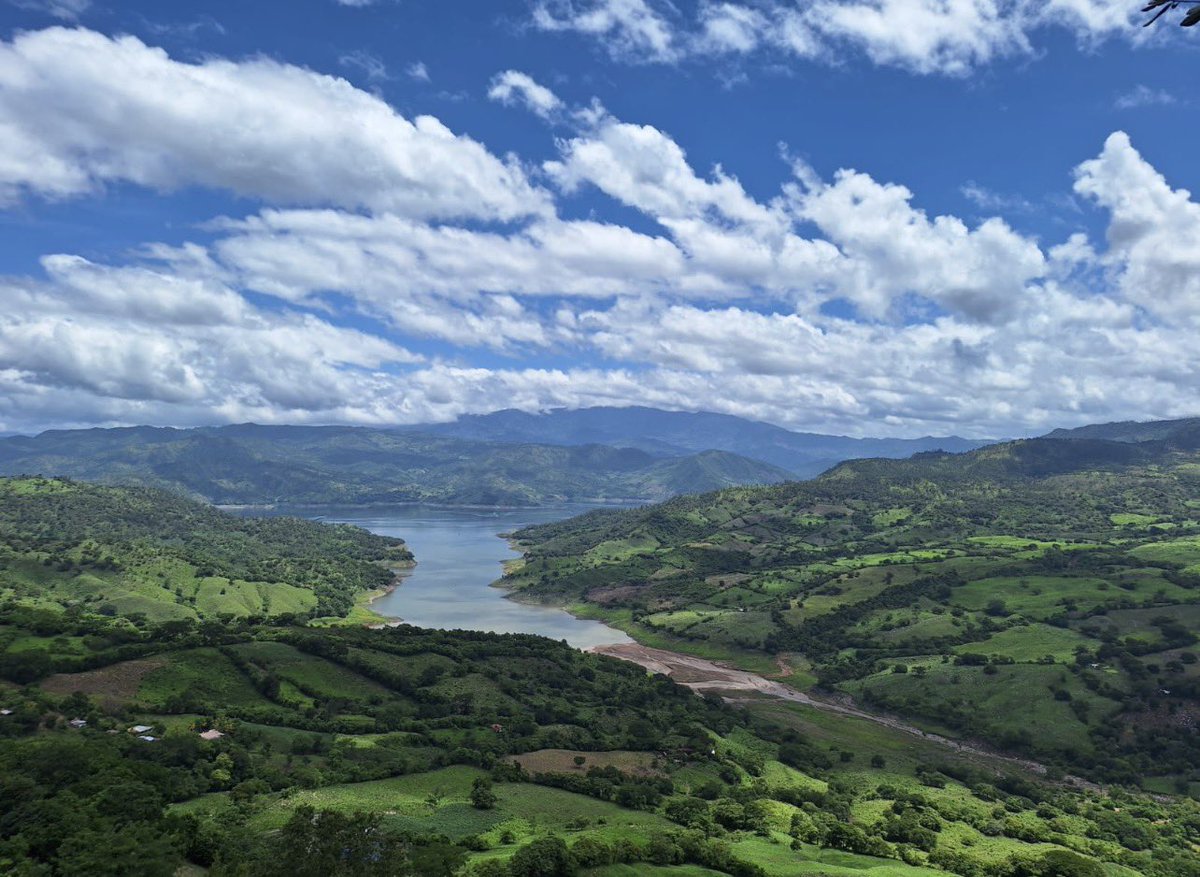 MarcheloHN's tweet photo. #MiGuapaHonduras 😍 https://t.co/UMH2zBC9yn
