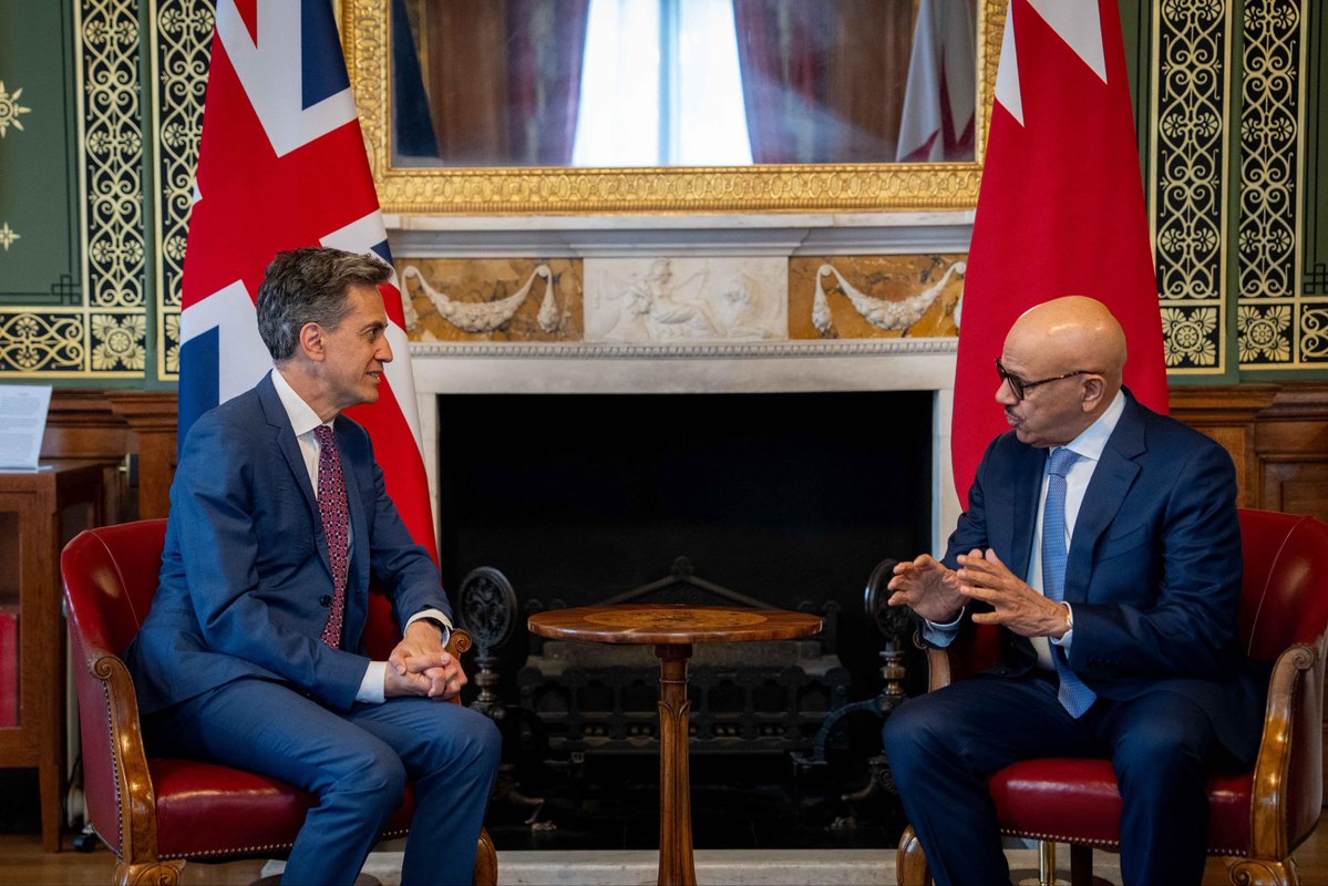 Ed_Miliband's tweet photo. Strong partnerships matter in an uncertain world.

Pleased to meet Foreign Minister Dr Abdullatif Al Zayani to discuss our shared commitment to regional stability &amp; freedom of navigation.

I reaffirmed our commitment to the security of Bahrain, one of our most enduring partners. https://t.co/5uMZrTHA44