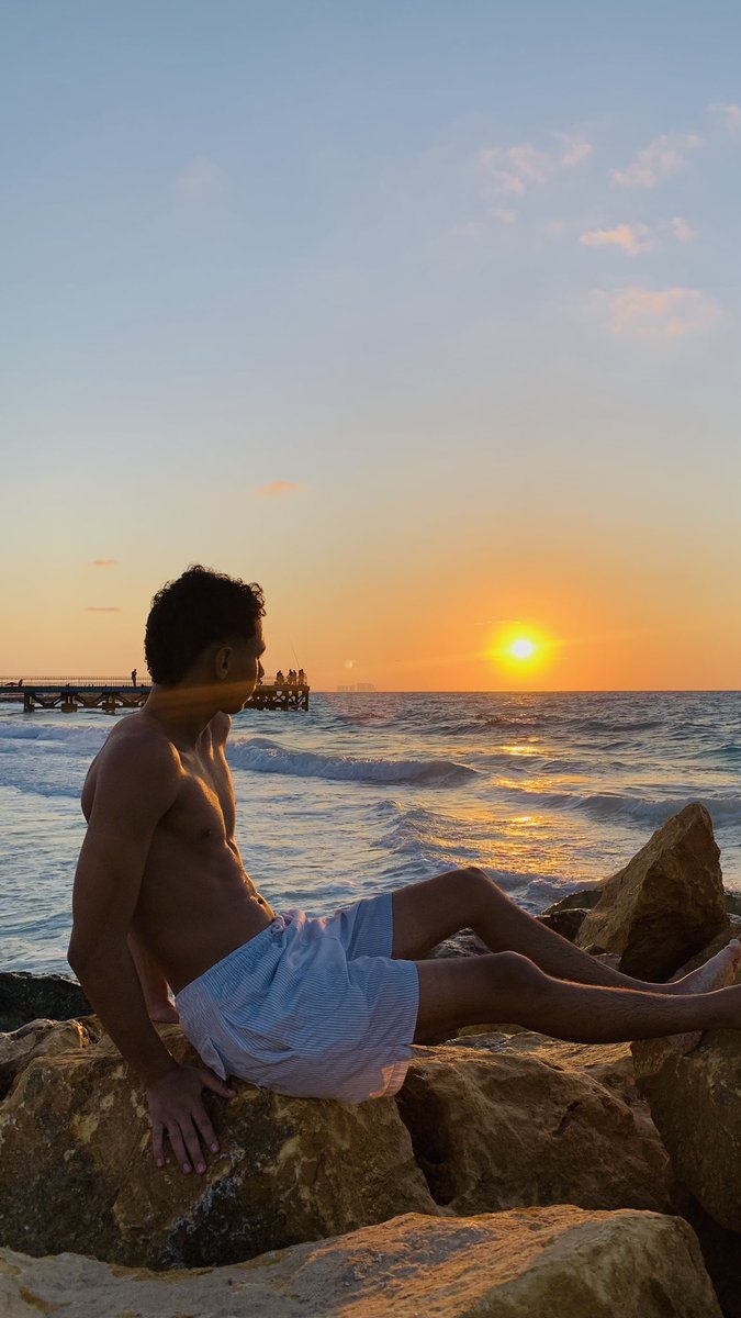 Soprano606's tweet photo. Missing the sea&amp;the high UV https://t.co/AWDMfnn2mt