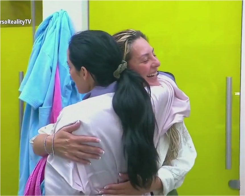 maruchisyya's tweet photo. Ximena es un osito cariñosito. Salvemos a ellas dos por favor. Ximena y Mariana  #LaCasaDeLosFamososMx https://t.co/GfnKwhfrl4