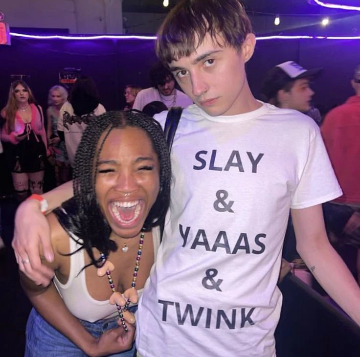 AdeleMond's tweet photo. Kiera and her twink boyfriend Valarr
#akotsk https://t.co/5vI0BpY7db