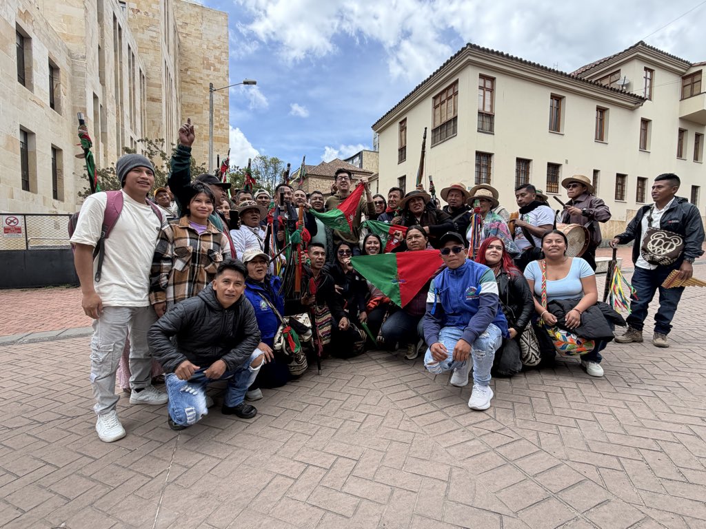 DanielRMed's tweet photo. Lo luchamos y lo logramos. Celebramos con nuestros hermanos mayores que Colombia tenga un sistema educativo indígena propio, el primero de América. https://t.co/sAZVcGQflt